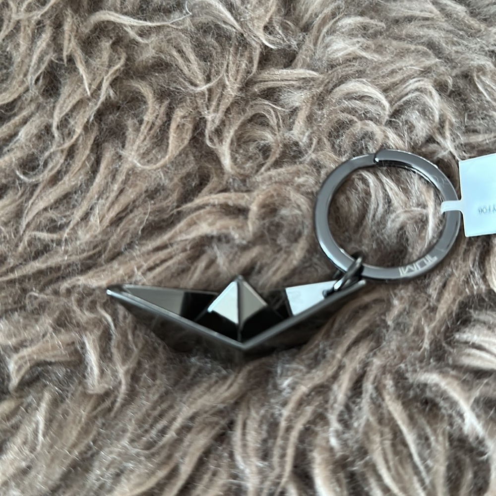 New Tumi Metal Origami Boat Key Fob - Picture 2 of 3